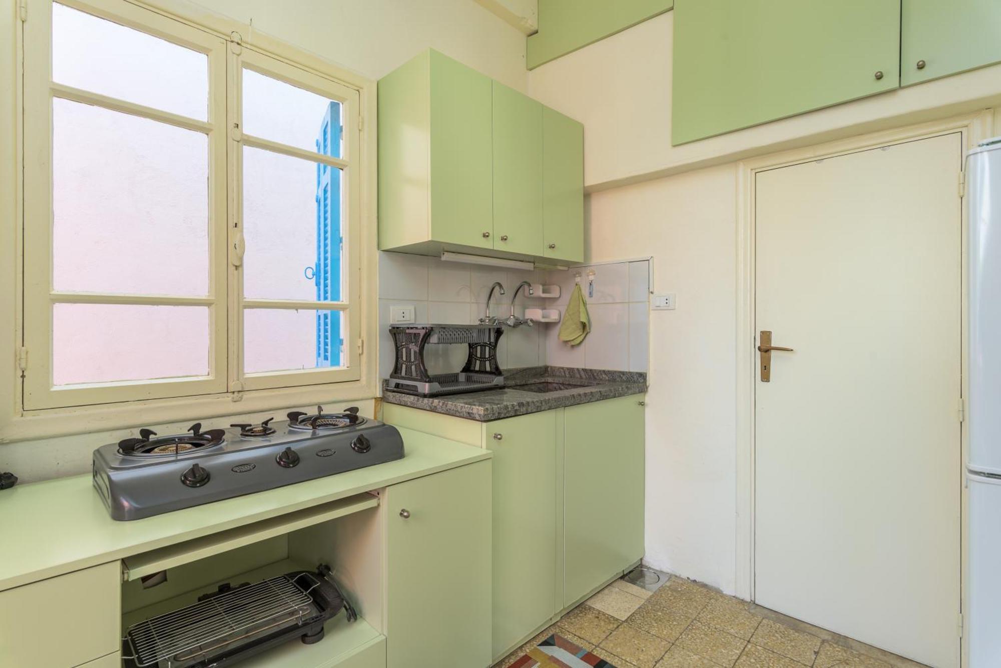 Mikaella's Cozy 1-br With 24-7 Electricity Apartment